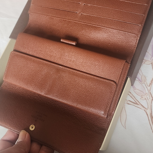 Lv long waĺlet - Picture 2 of 5